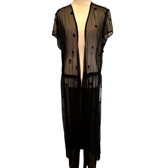 Torrid Embroidered Mesh Duster Kimono Womens Size 1X/2X Black Floral Whimsigoth - Picture 1 of 7